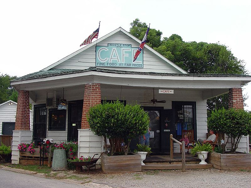 The real-life Whistle Stop Cafe, Juliette, GA. Photo: www.roadtripmemories.com.